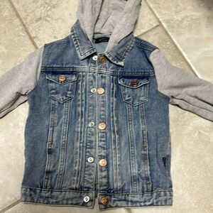 Little bipsy Jean jacket. Like new (no tags, never worn). 2-3T